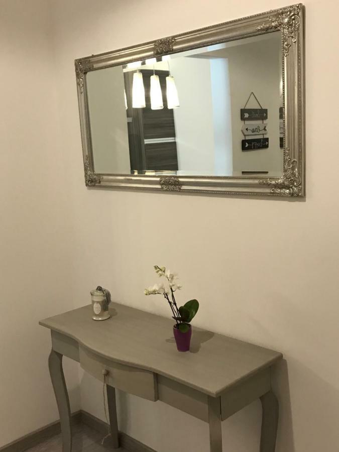 Lovely Apt Really Downtown - Free Private Parking Included! - Genoa Ngoại thất bức ảnh