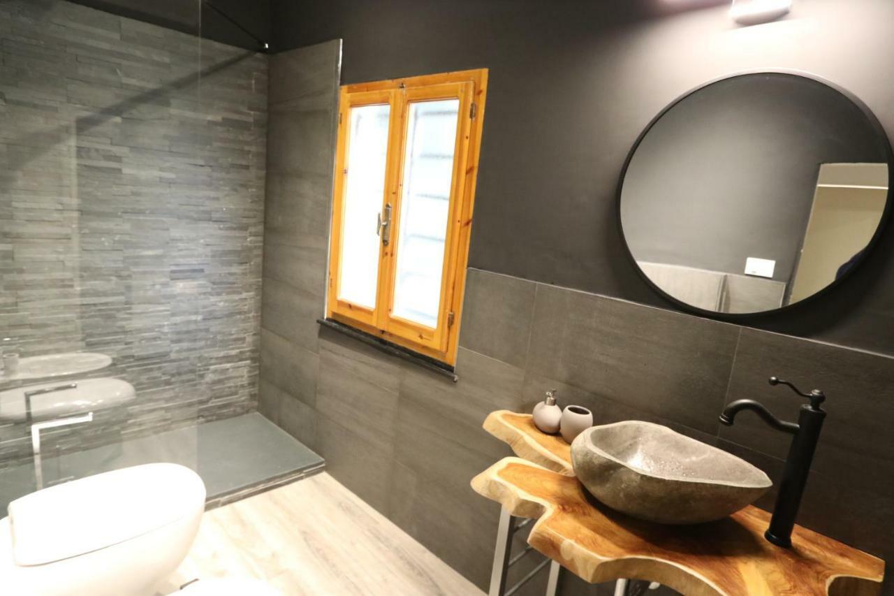 Lovely Apt Really Downtown - Free Private Parking Included! - Genoa Ngoại thất bức ảnh